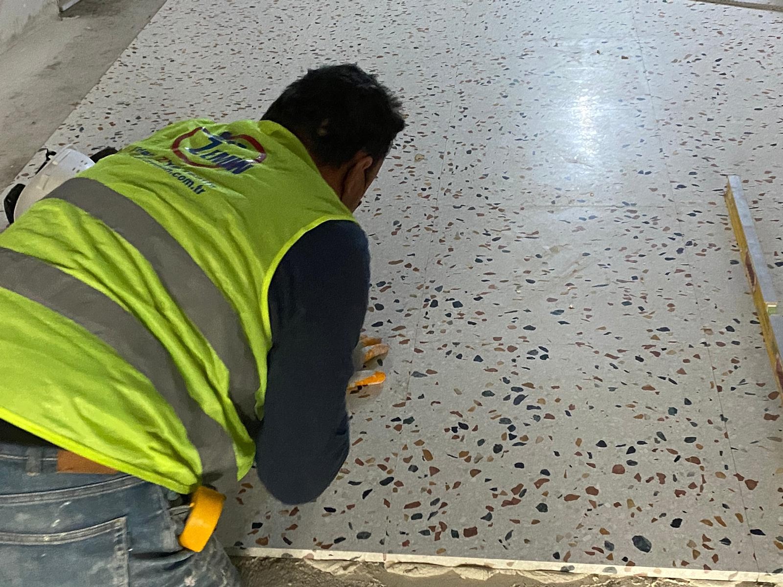 Agglotech özel mimari terrazzo yüzey uygulaması